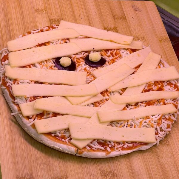 pizza halloween momia